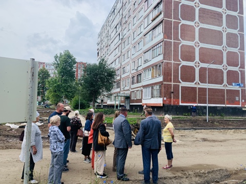 В Набережных Челнах благоустраивают дворы по программе «Наш двор»