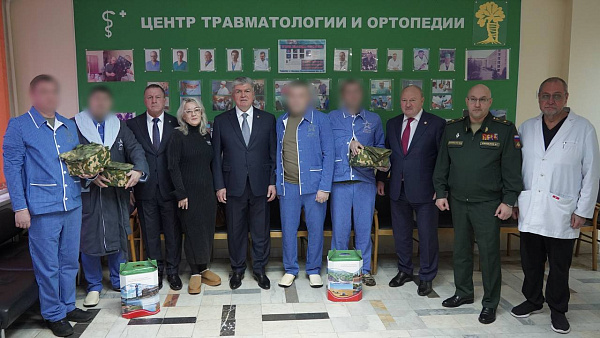 Чаллы хакиме хастаханәдә дәваланучы хәрбиләр янында булып кайтты
