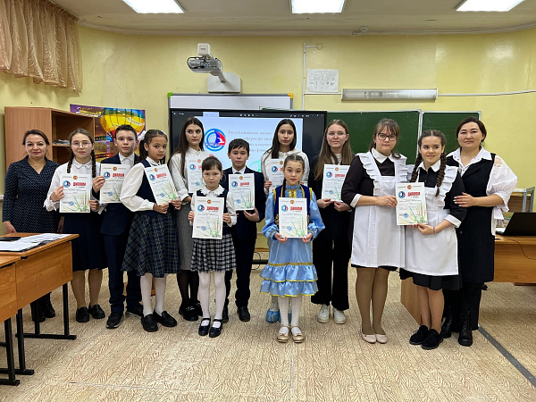 "Яшьләр фәнни эзләнүдә": Чаллы мәктәбендә республика конференциясе узды