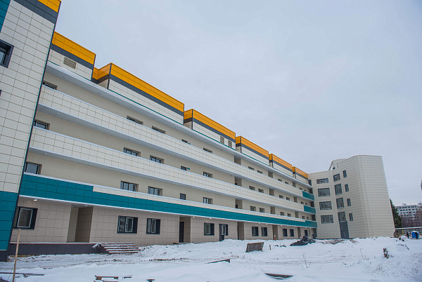 Яр Чаллы Хакиме Наил Мәһдиев инфекцион хастаханәнең «Г» блогын тапшыру вакытын билгеләде