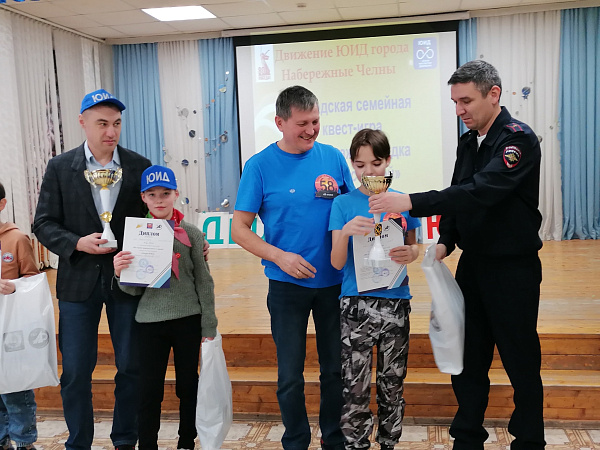 В Челнах состоялась городская семейная игра ко Дню защитника Отечества