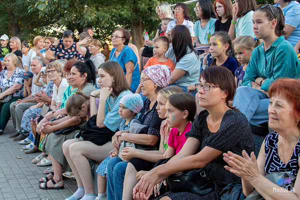 В автограде продолжаются праздники добрососедства