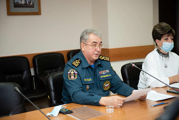 Челнинцев предупреждают об опасности выхода на неокрепший лёд