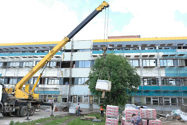 В инфекционной больнице завершен ремонт кровли