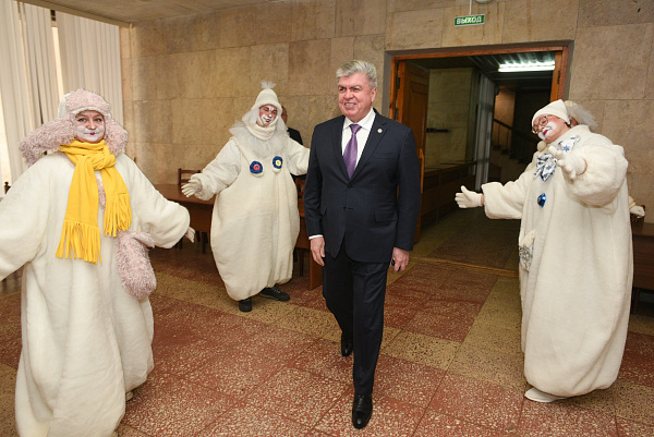 Наил Мәһдиев хезмәттәшләренә ел дәвамында башкарган эшләре өчен рәхмәт белдерде