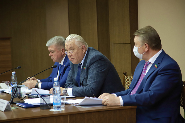Депутаты Госсовета РТ подготовили обращение в Госдуму об ограничении деструктивной информации в Интернете