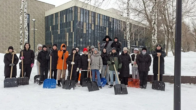Школьники и студенты привели в порядок городские парки и скверы