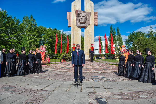 День Победы-2023 начался с памятника Мусы Джалиля