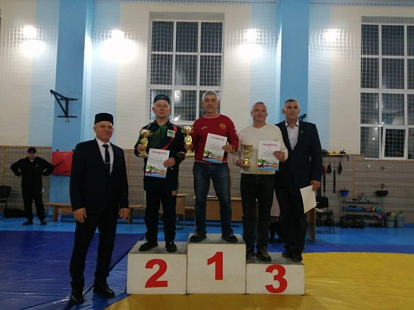 Чаллы көрәшчеләре мактау пьедесталын тулысынча яулап алды