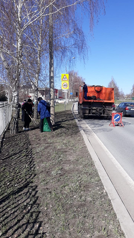 Челнинцы вышли на уборку улиц