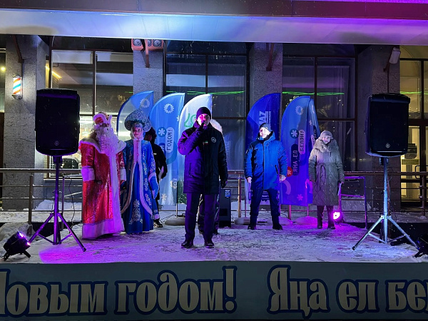 Ирина Сагидуллина открыла новогоднюю елку на бульваре Энтузиастов