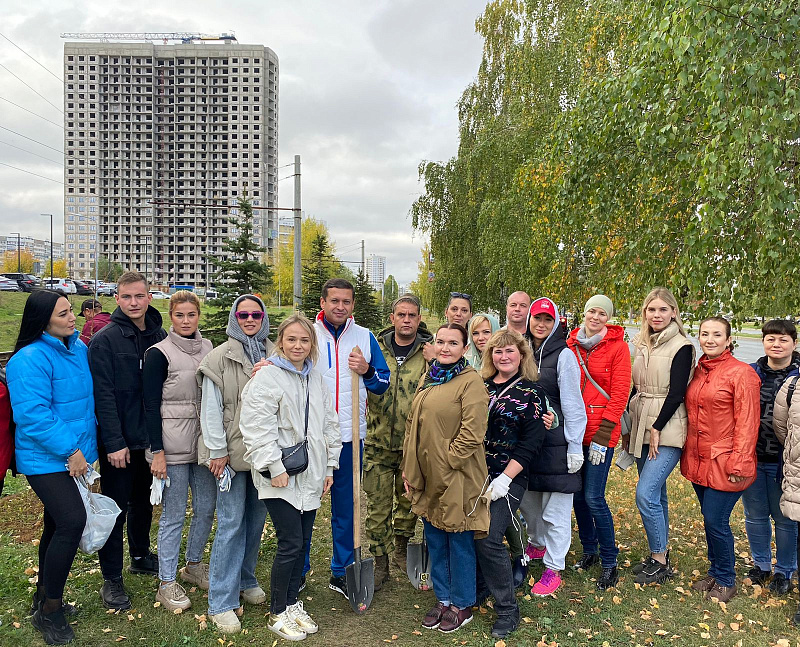 В Набережных Челнах проходит месячник по благоустройству и уборке города