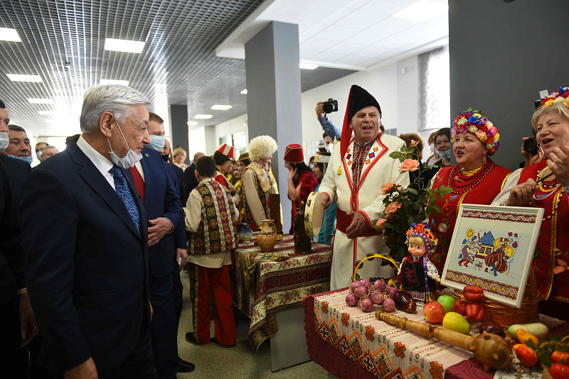 Фарид Мухаметшин провел в Челнах выездное заседание президиума Совета Ассамблеи народов Татарстана