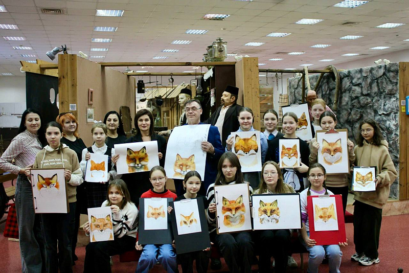 Ученики детской художественной школы учатся писать в разных жанрах
