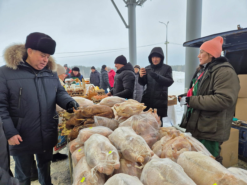 В Челнах стартовала традиционные ярмарки «Новогодний гусь»