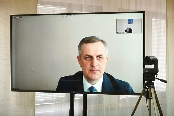 Наил Мәһдиев түбәләрне кардан чистартканда куркынычсызлык чаралары турында искәртте