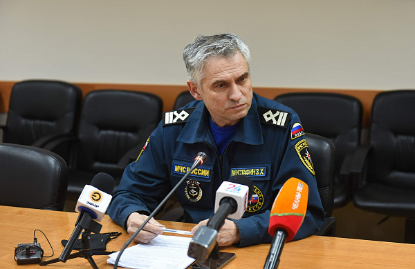 Спасатели предупреждают челнинцев об опасности выхода на лед водоемов