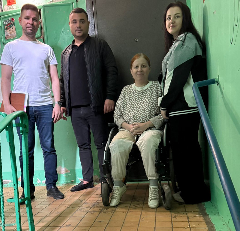 Помощь для людей с ОВЗ: в Комсомольском районе установили пандусы