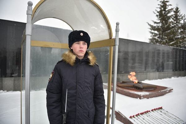 Ирина Гусева возложила цветы к Вечному огню и посетила Госпиталь для ветеранов войн