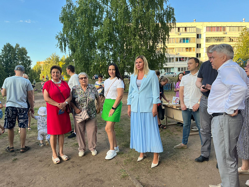 В Челнах проходят праздники во дворе