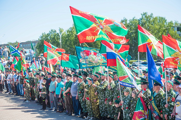 Пограничники Набережных Челнов празднуют профессиональный праздник
