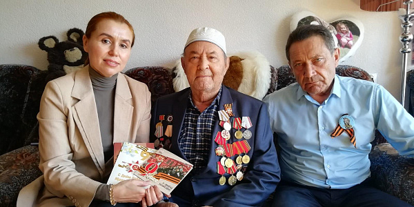 В Комсомольском районе поздравили ветеранов
