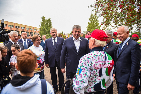 Чаллыда «Мәктәпкә әзерләнергә ярдәм ит» акциясе бара