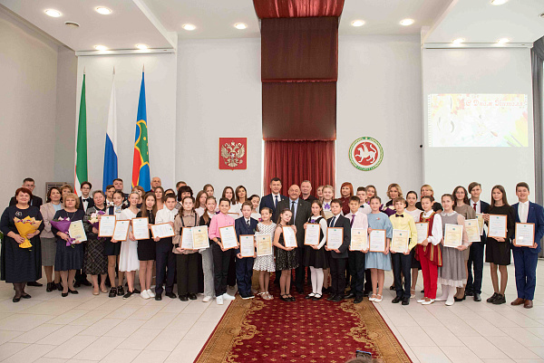 Мәдәният эшлеклеләре лаеклы бүләкләргә ия булдылар