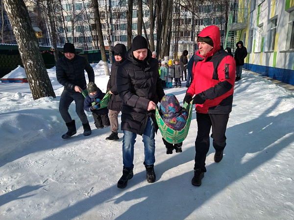 Балалар “Зарница” уенын үткәрделәр