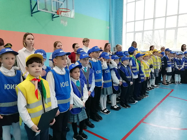 В Набережных Челнах ряды ЮИД пополнили 44 отряда