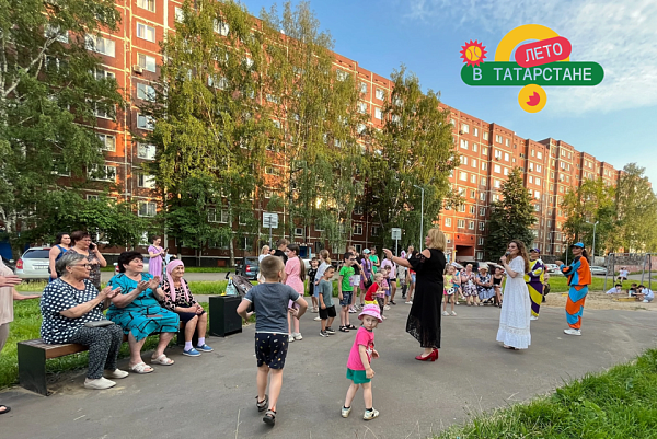 Праздник по-семейному: в Автозаводском районе провели День соседей