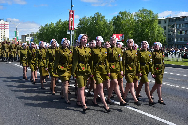 Парад Победы в Набережных Челнах в лицах (фоторепортаж)