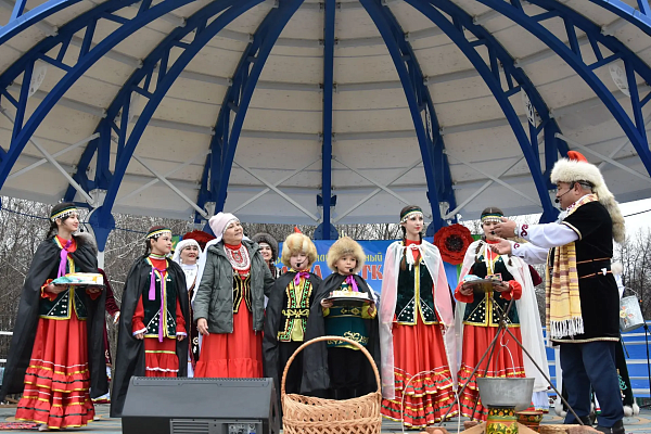 «Карга боткасы» бәйрәме Җиңү паркында шәһәр халкын берләштерде