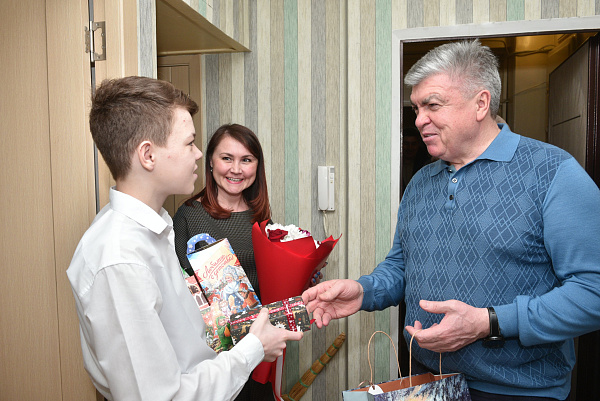 Наиль Магдеев: «Взял на себя миссию заместителя Деда Мороза»