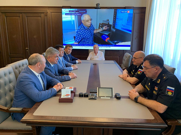 Наил Мәһдиев Чаллы диңгезчеләре белән очрашты