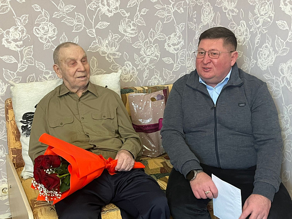 Ветеран 96 яшьлеген каршы алды