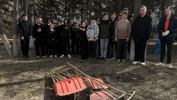 Шәһәр территорияләрен җыештырырга студентлар һәм укучылар ярдәм итә