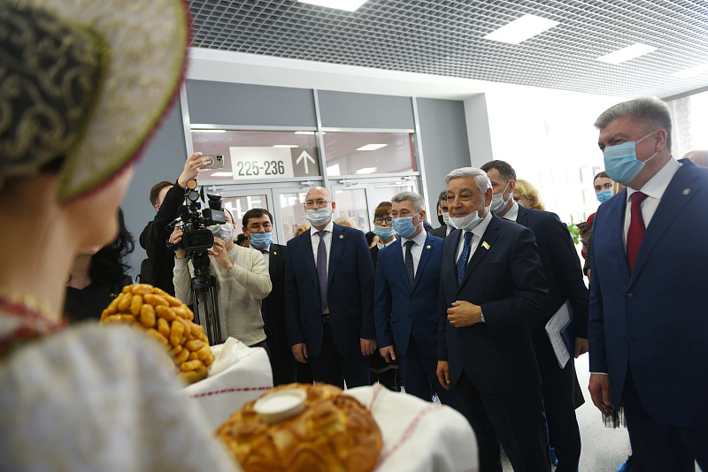 Фарид Мухаметшин провел в Челнах выездное заседание президиума Совета Ассамблеи народов Татарстана