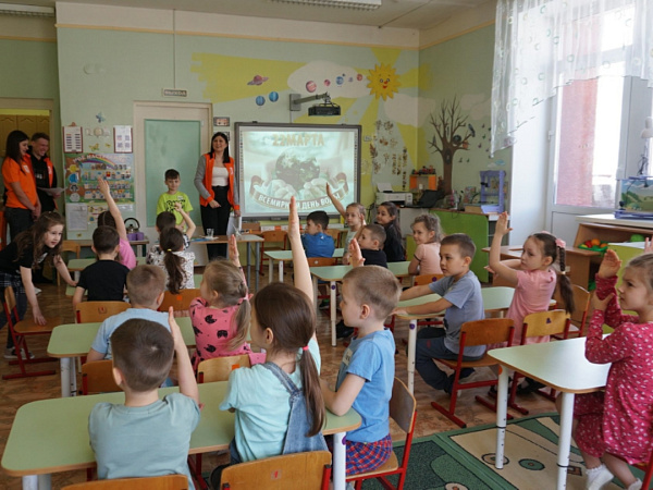 Мәктәпкәчә яшьтәге балалар җирнең су ресурсларын белгечләр белән өйрәнде