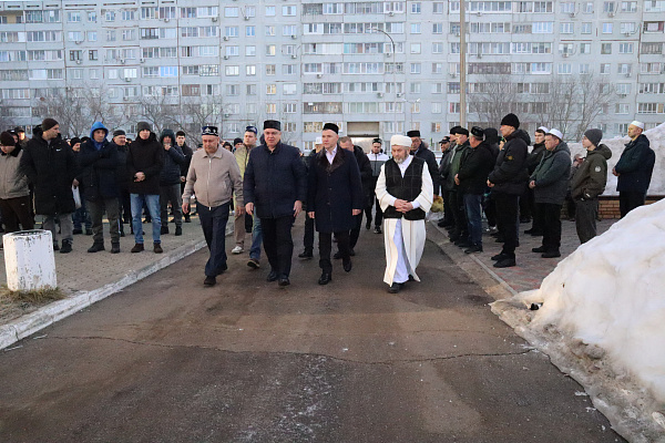 Ураза-байрам: в мечетях Челнов прошли праздничные намазы