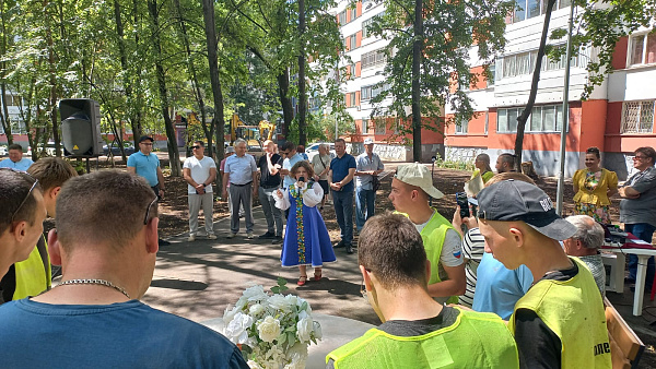 Челнинцы благодарят строителей с окончанием ремонта