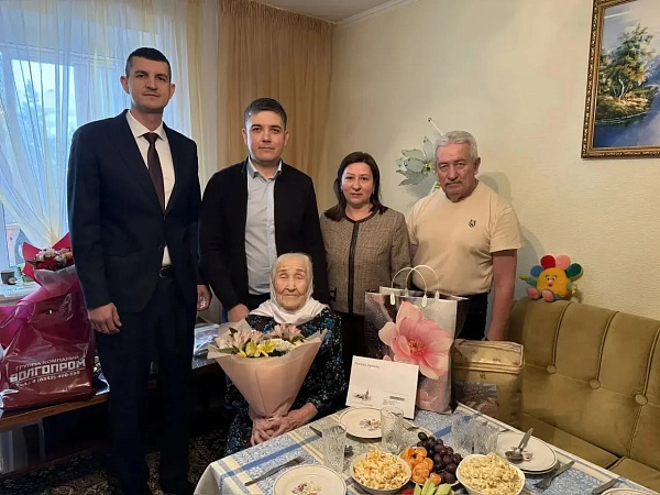 Ветераны Центрального района получили поздравления