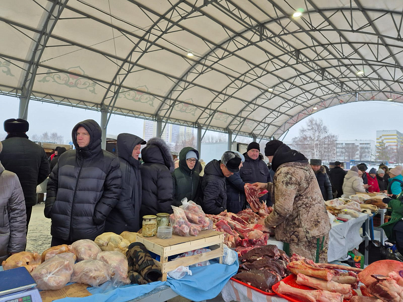 В Челнах стартовала традиционные ярмарки «Новогодний гусь»
