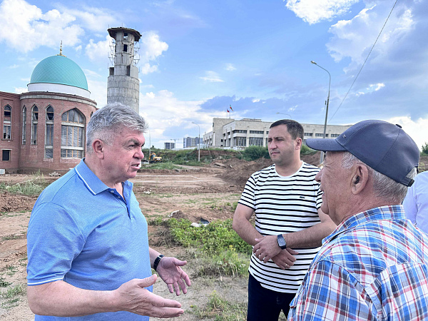 Чаллы хакиме Наил Мәһдиев Җәмигъ мәчете төзелеше белән танышты