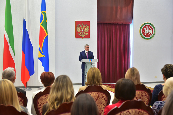 Наил Мәһдиев икътисадчыларны котлады